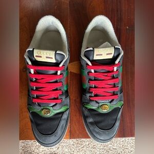 Gucci Men's Black and Green Sneakers with Red Accents